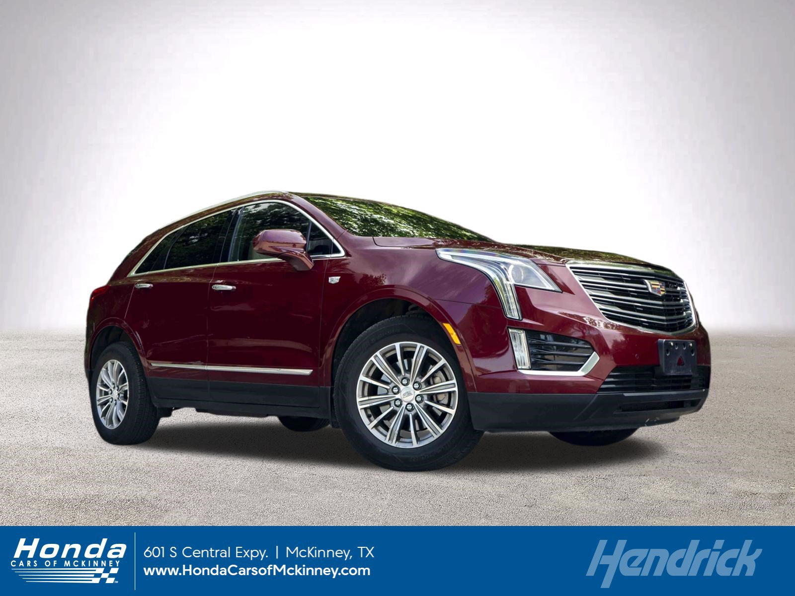 Used 2017 Cadillac XT5 Luxury w/ Driver Awareness Package FWD image 1