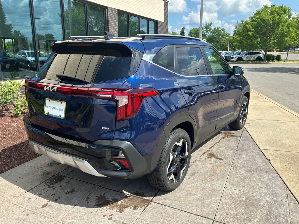 Used 2024 Kia Seltos EX AWD/4WD image 3