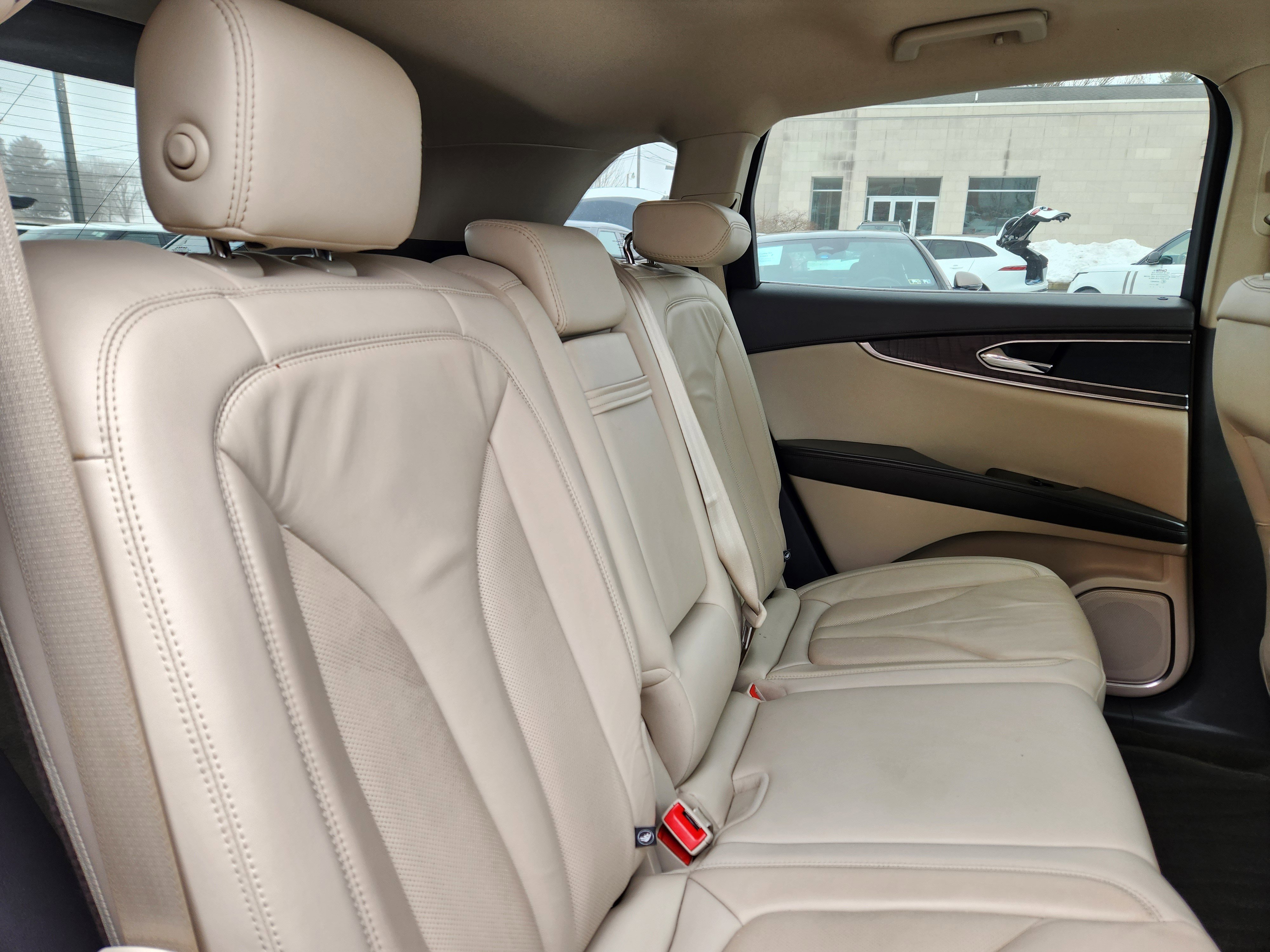Used 2019 Lincoln Nautilus Select image 15