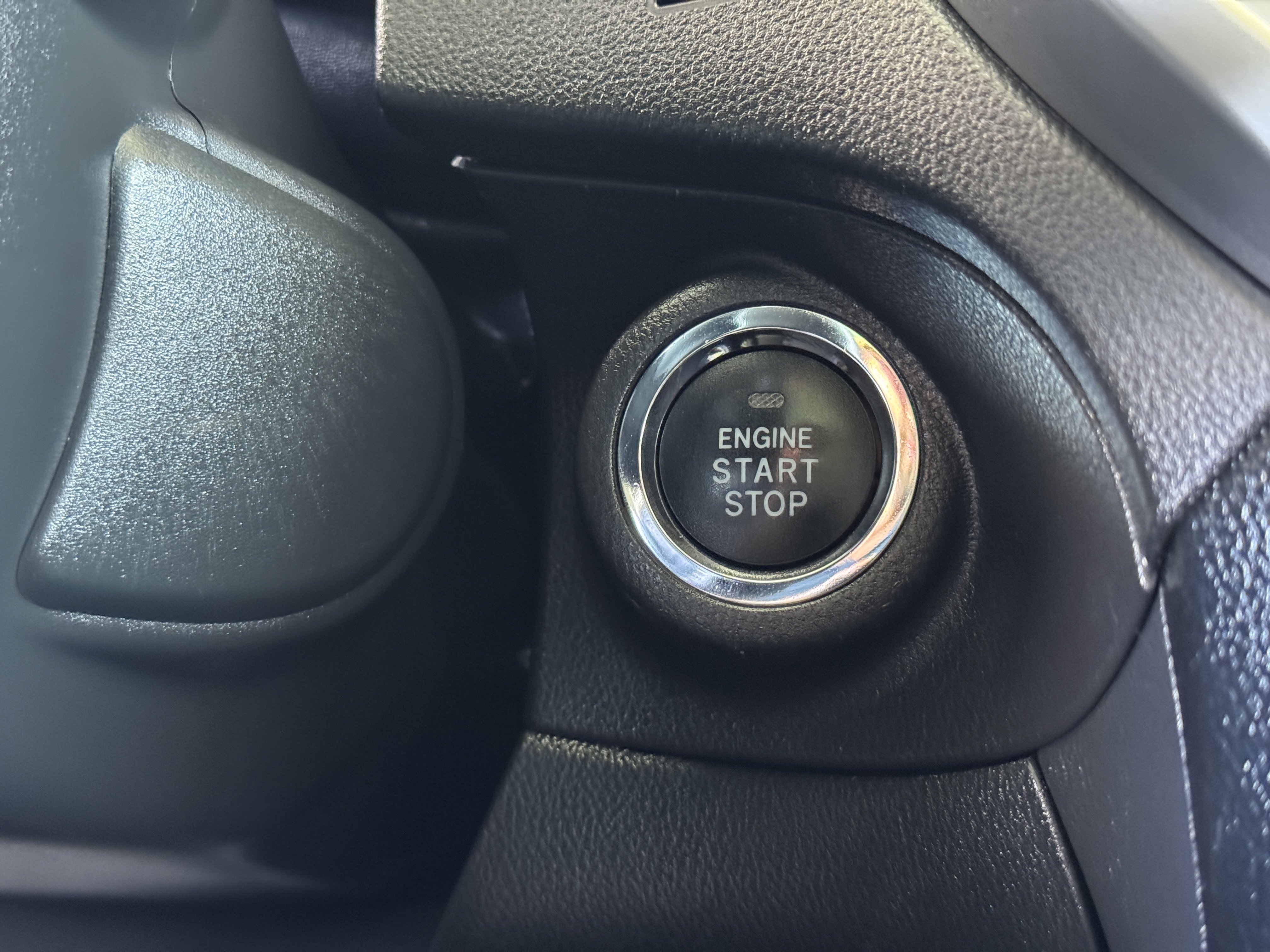 Used 2022 Subaru Ascent Limited w/ Technology Package image 31