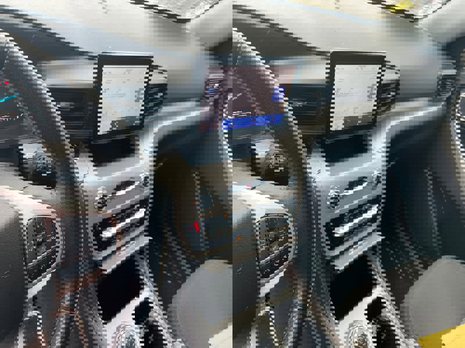 Certified 2022 Ford Explorer XLT w/ Class IV Trailer Tow Package image 12