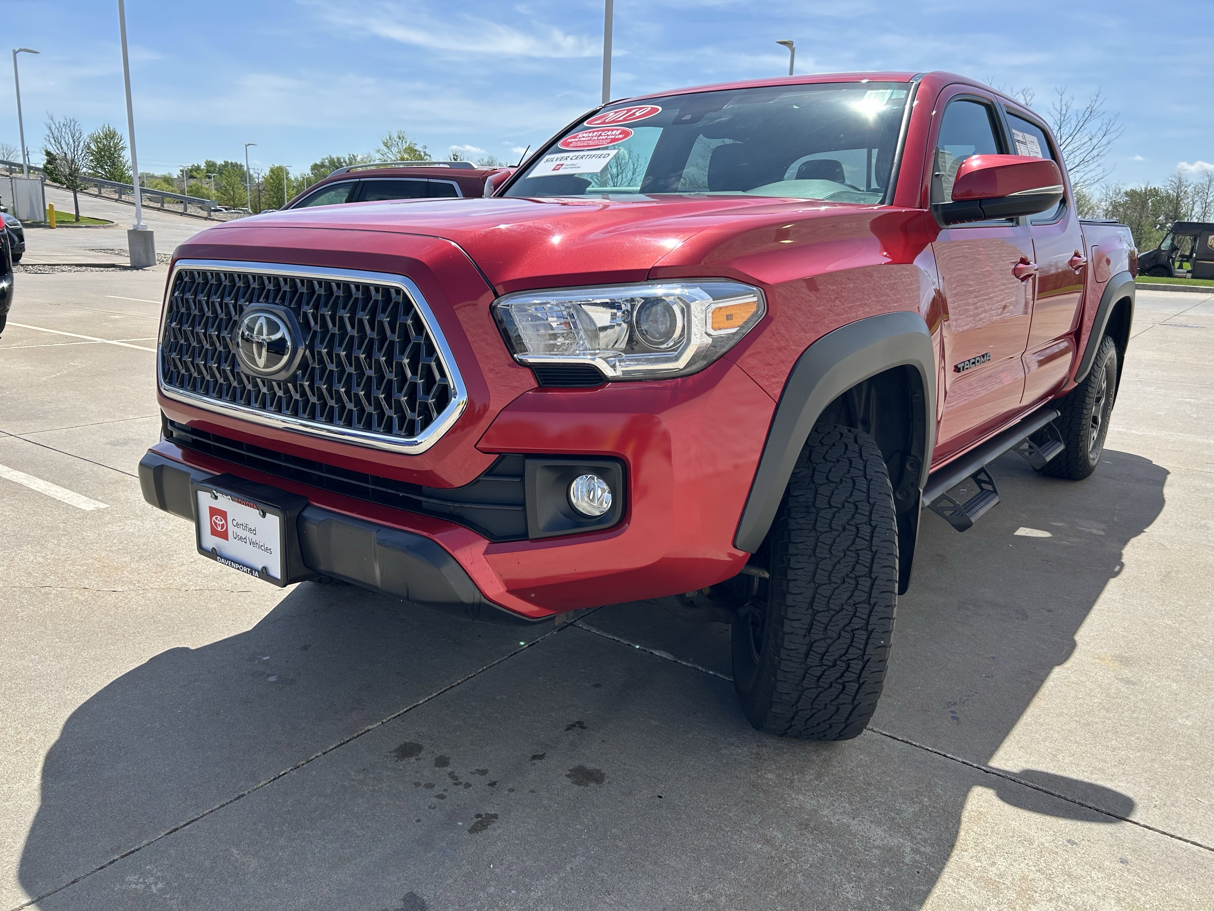 Certified 2019 Toyota Tacoma TRD Off-Road AWD/4WD image 3