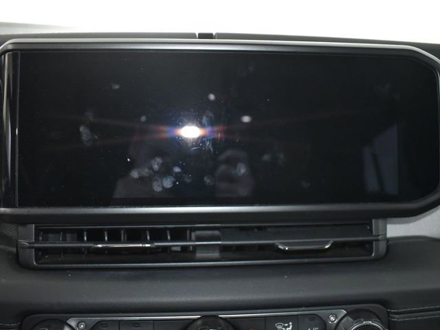 Used 2024 Jeep Wrangler Sahara image 21