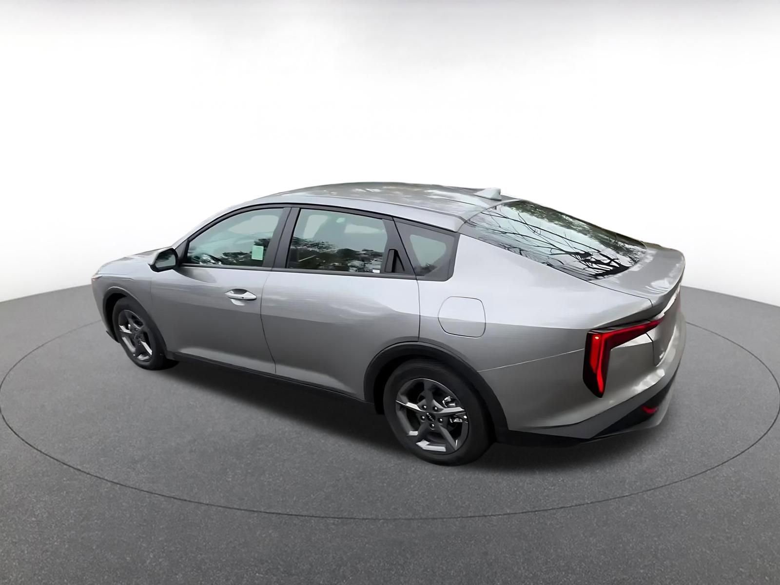 Used 2025 Kia K4 LXS image 10