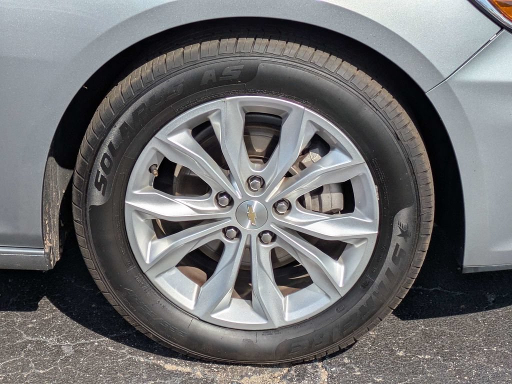 Used 2024 Chevrolet Malibu LT FWD image 11