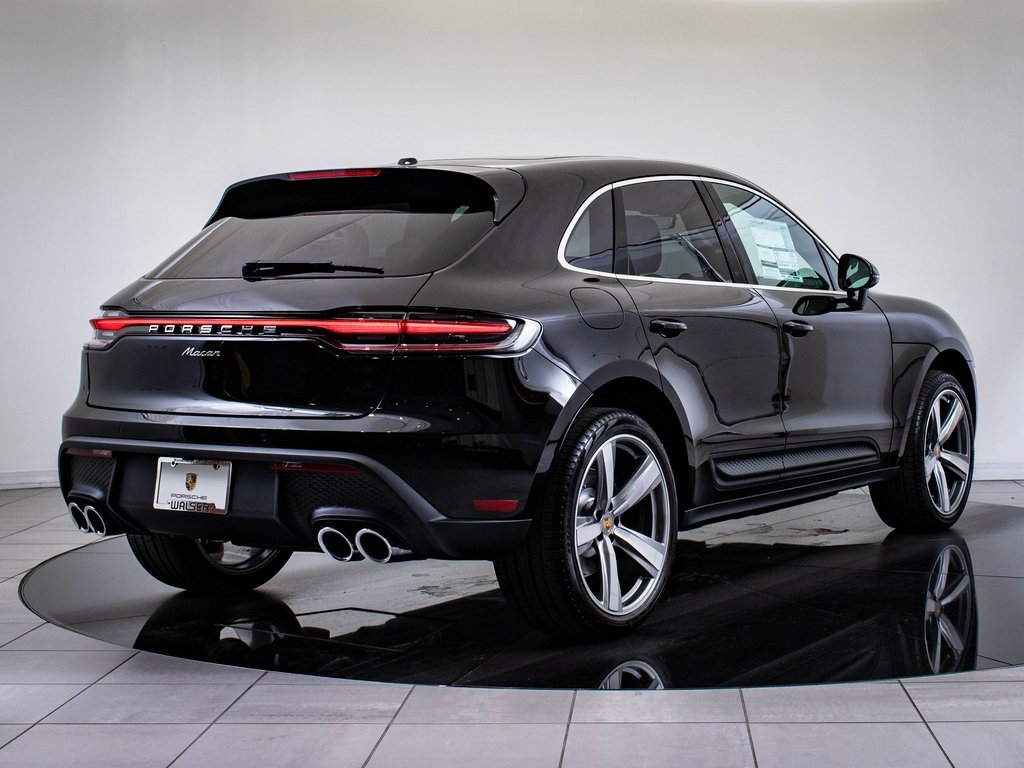 Certified 2025 Porsche Macan image 8