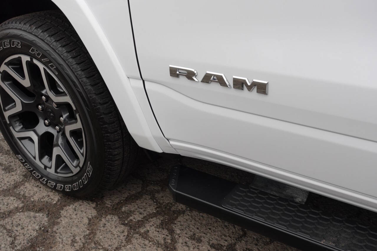 Used 2025 RAM 1500 Laramie w/ Sport Appearance Package AWD/4WD image 15