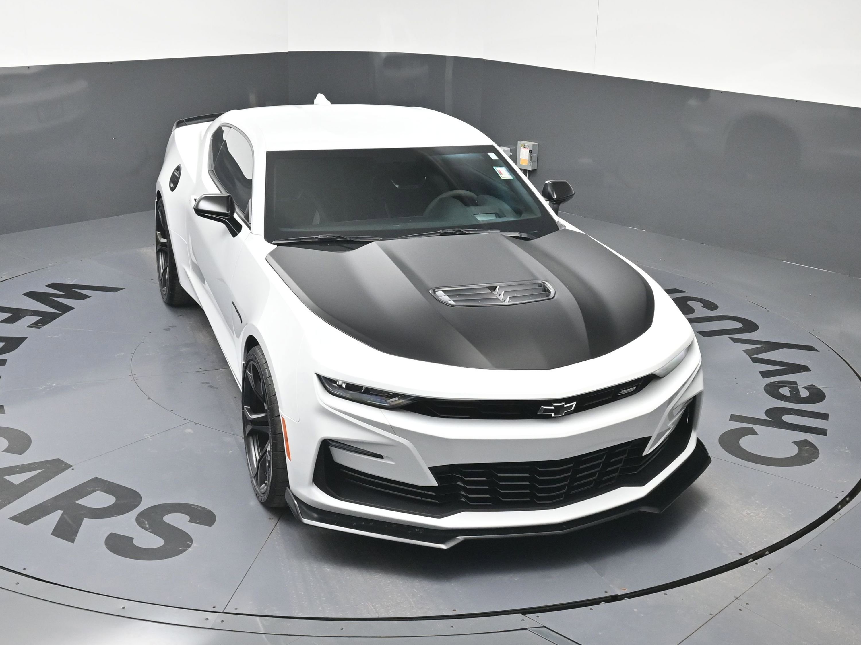 Used 2023 Chevrolet Camaro SS RWD image 31
