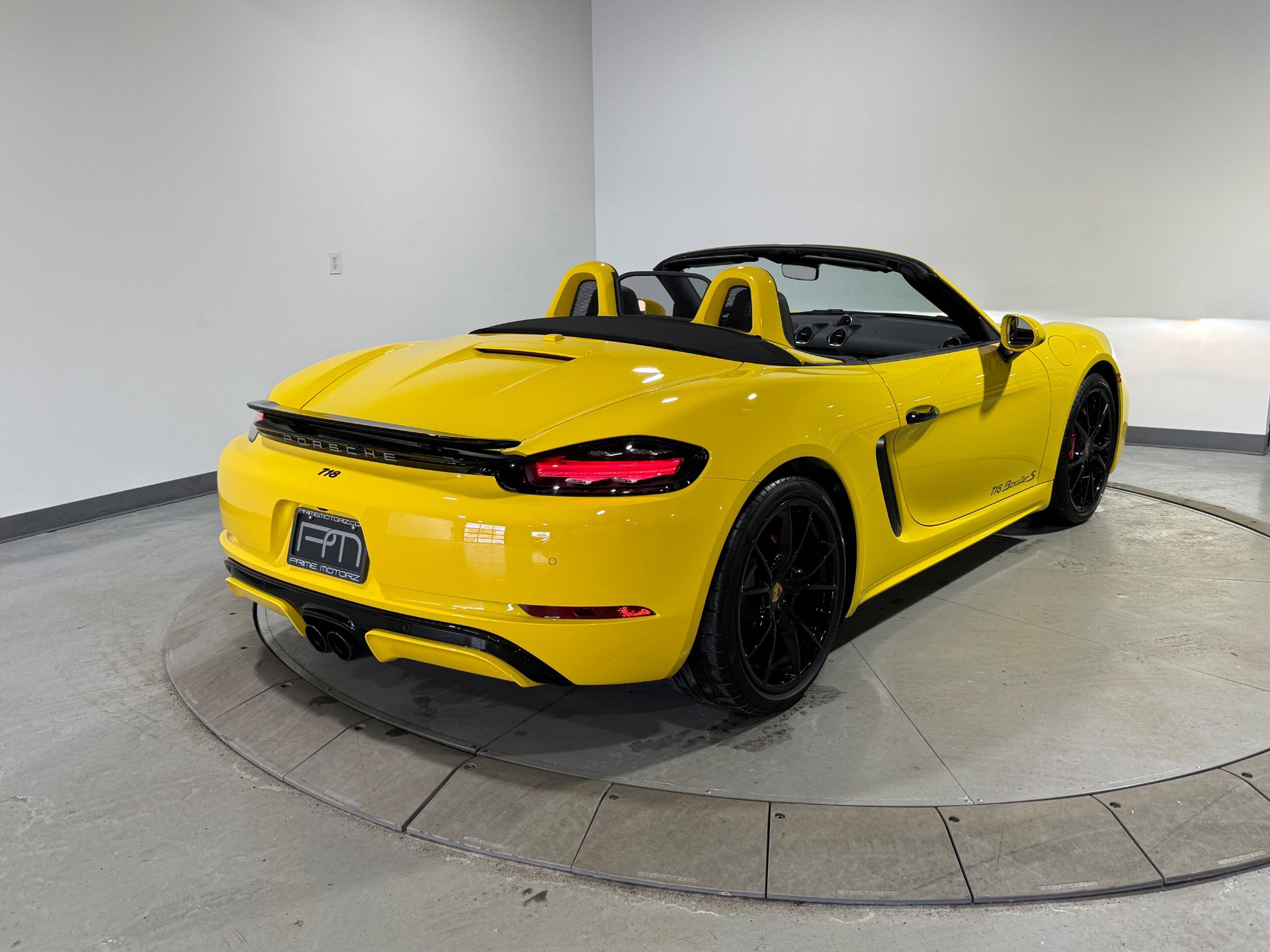 Used 2025 Porsche 718 Boxster S image 22