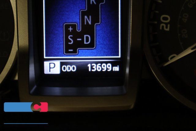 Certified 2022 Toyota Tacoma SR5 AWD/4WD image 16