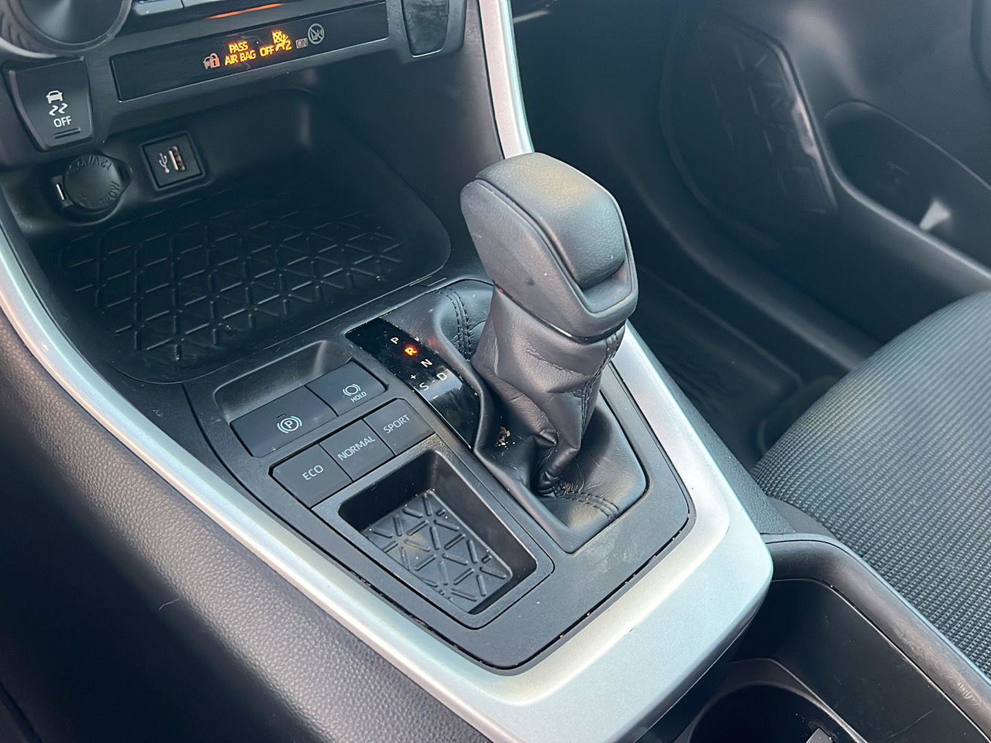 Certified 2023 Toyota RAV4 LE image 29