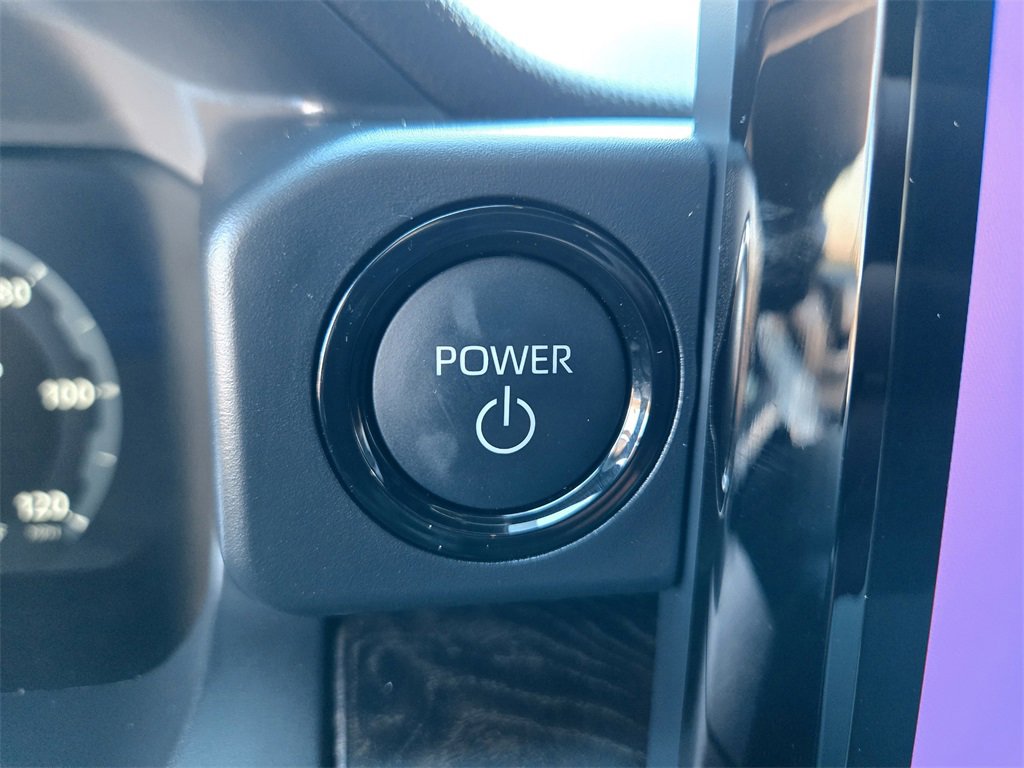 Used 2025 Toyota Tacoma Limited image 23