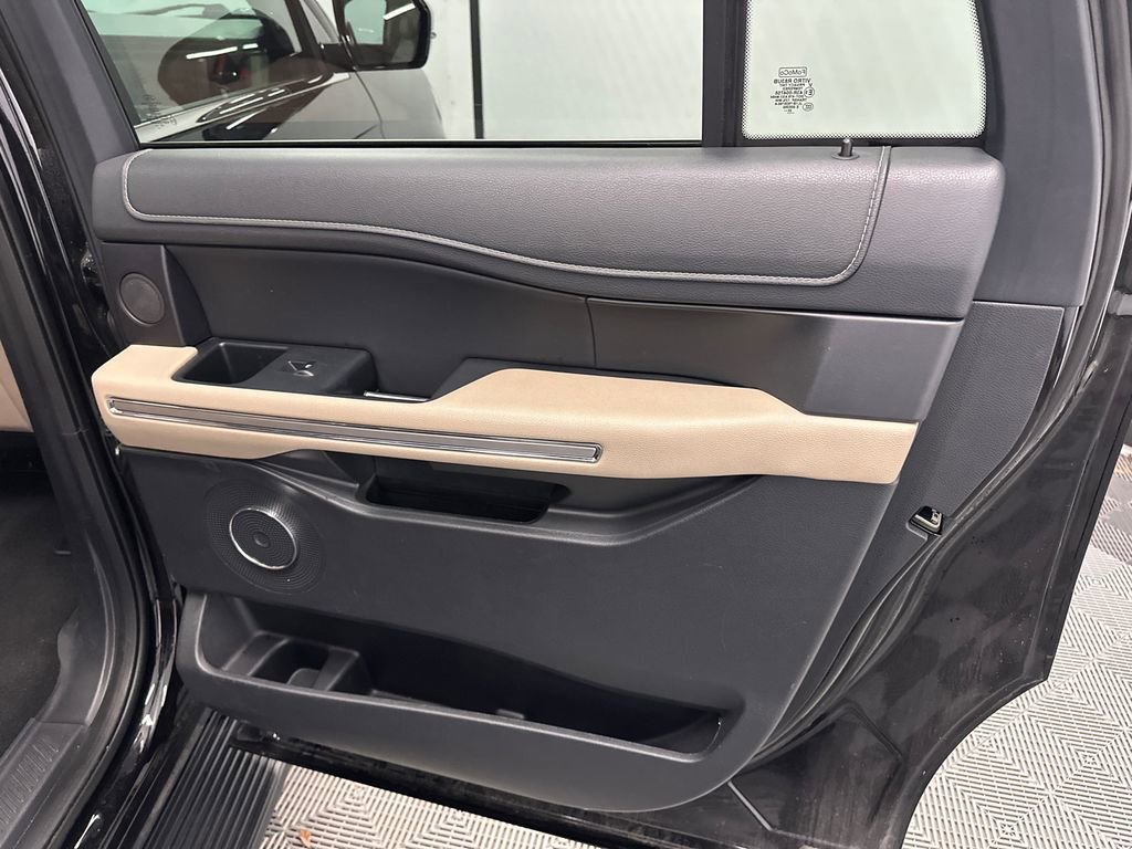Used 2024 Ford Expedition Max Limited AWD/4WD image 18