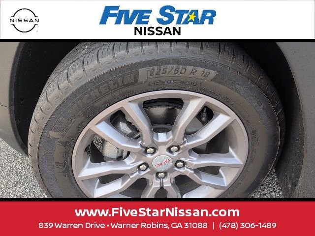 Used 2024 GMC Terrain SLT image 23