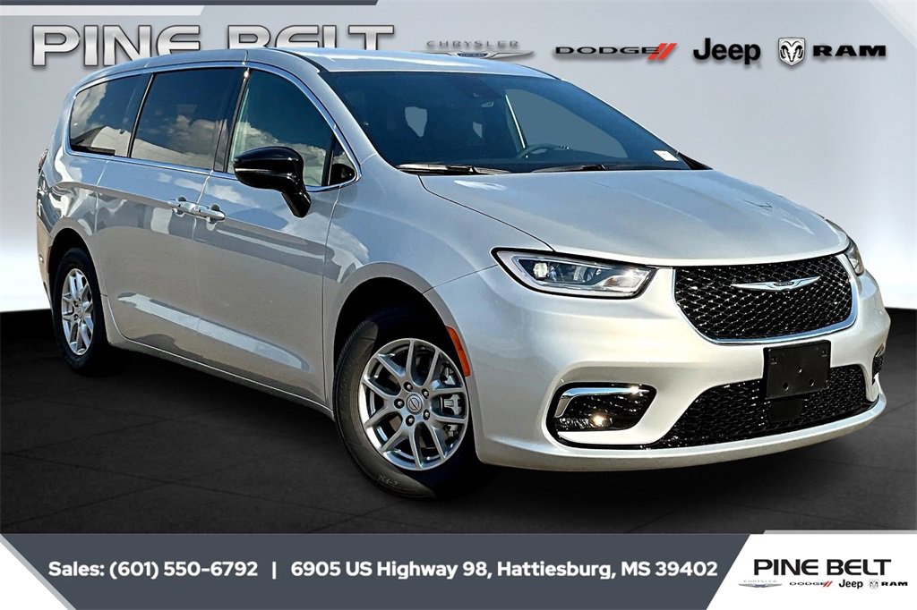 New 2026 Chrysler Pacifica Select