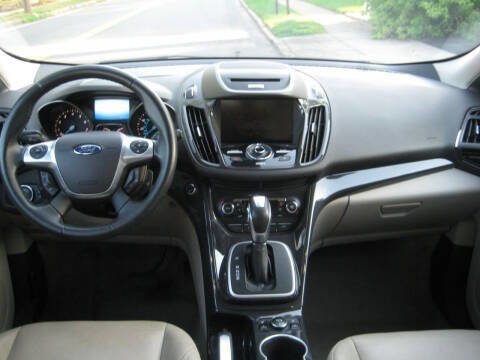 Used 2014 Ford Escape Titanium image 25