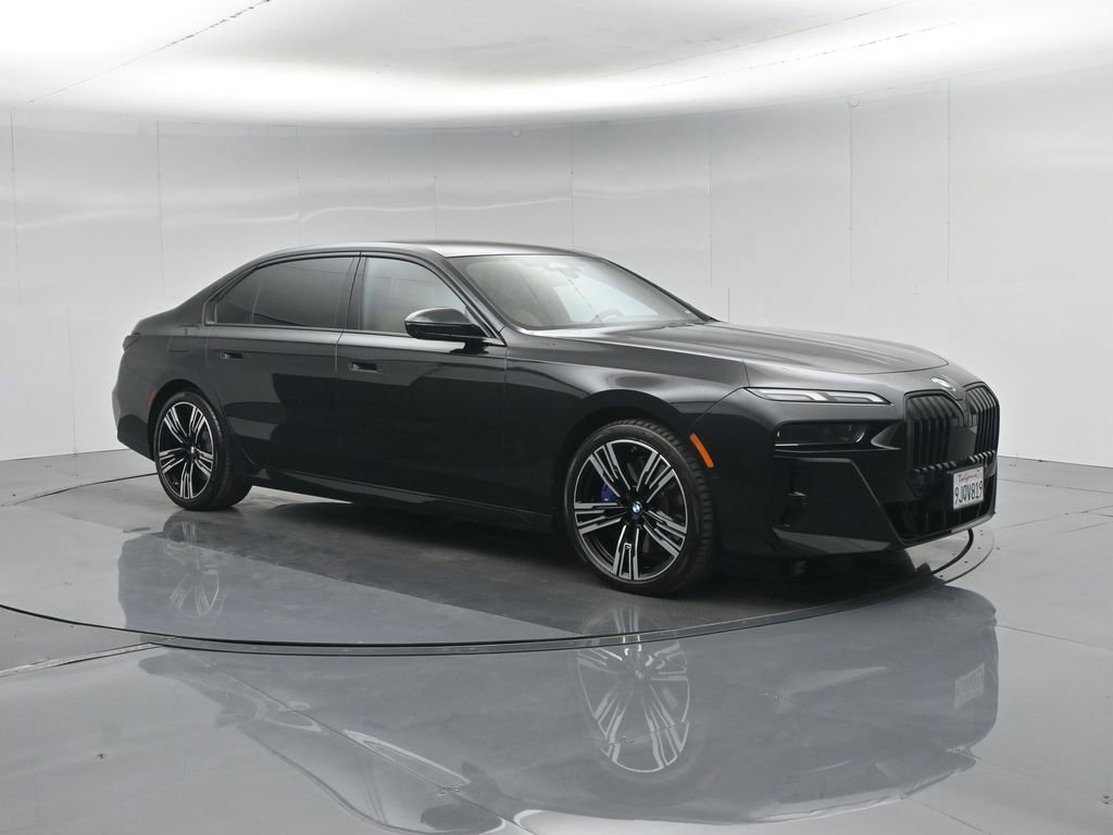 Used 2023 BMW 740i w/ Parking Assistance Package image 6