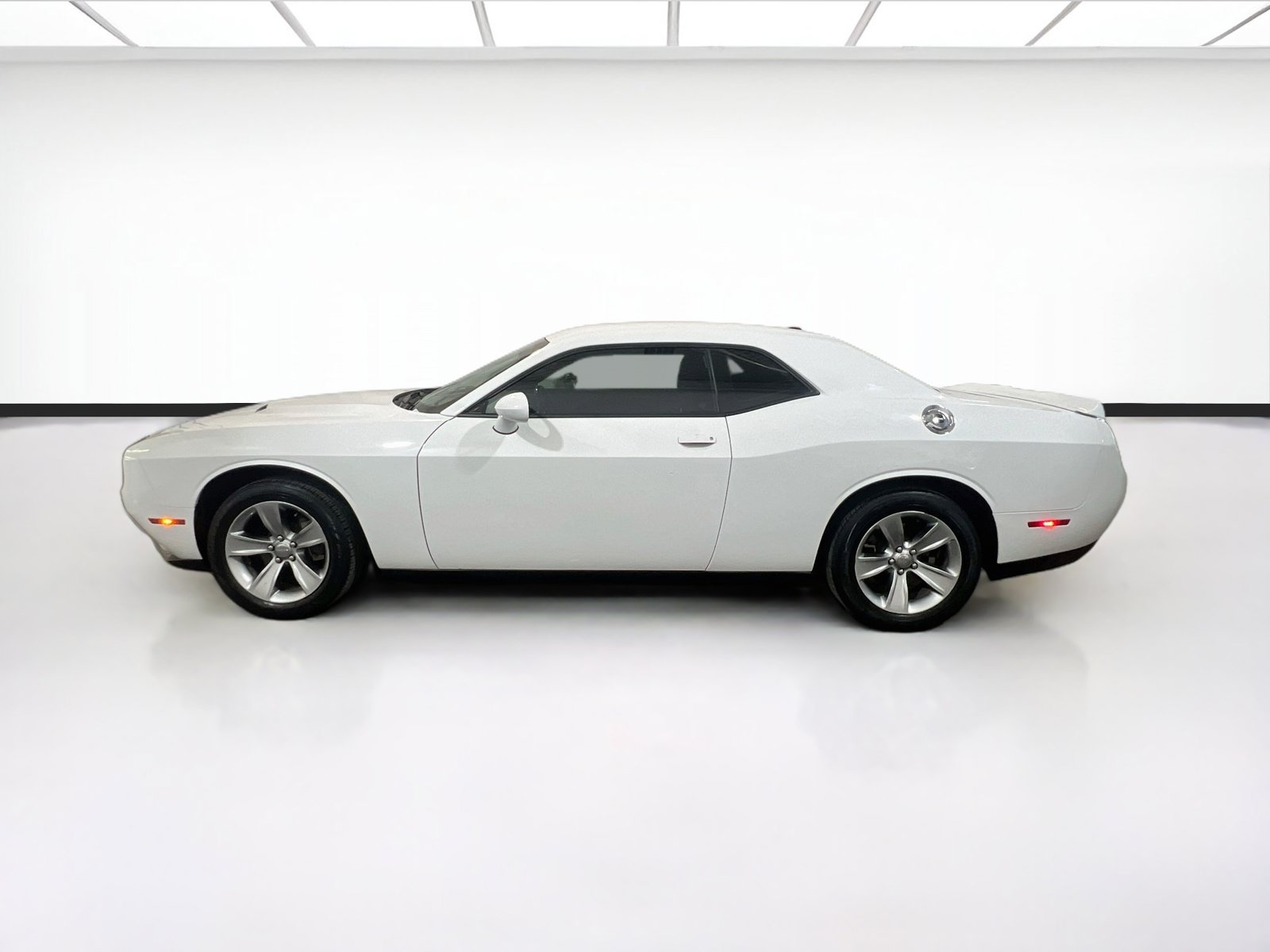 Used 2020 Dodge Challenger SXT RWD image 20