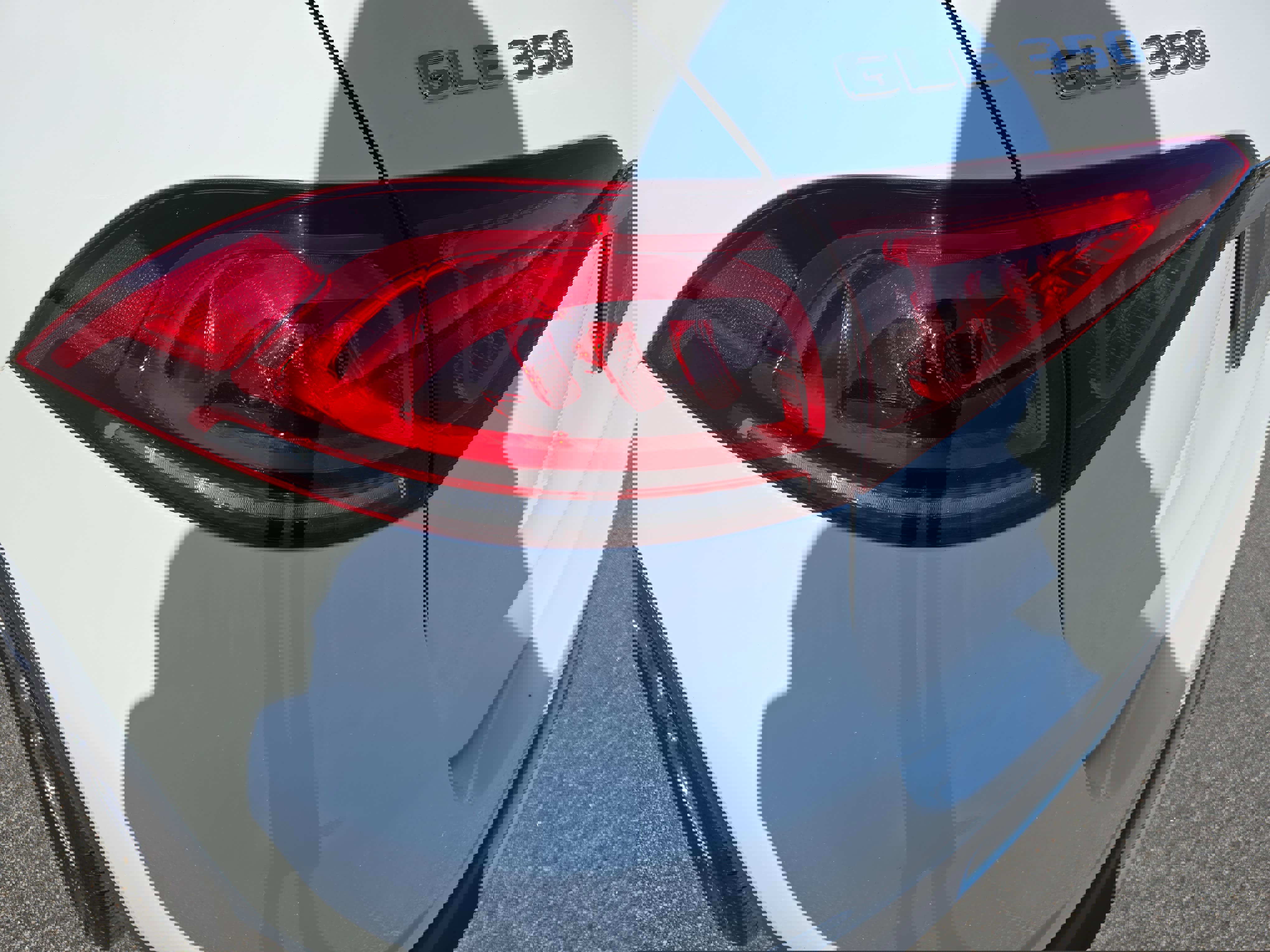 Used 2022 Mercedes-Benz GLE 350 4MATIC image 34