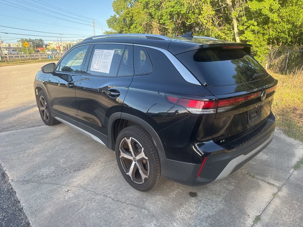 Used 2025 Volkswagen Tiguan SE FWD image 12