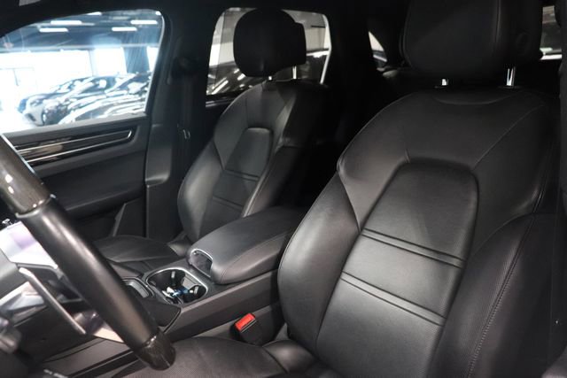 Used 2019 Porsche Cayenne S AWD/4WD image 12