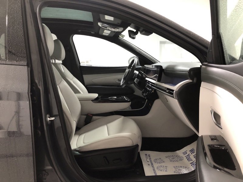 Used 2025 Hyundai Tucson Limited image 14