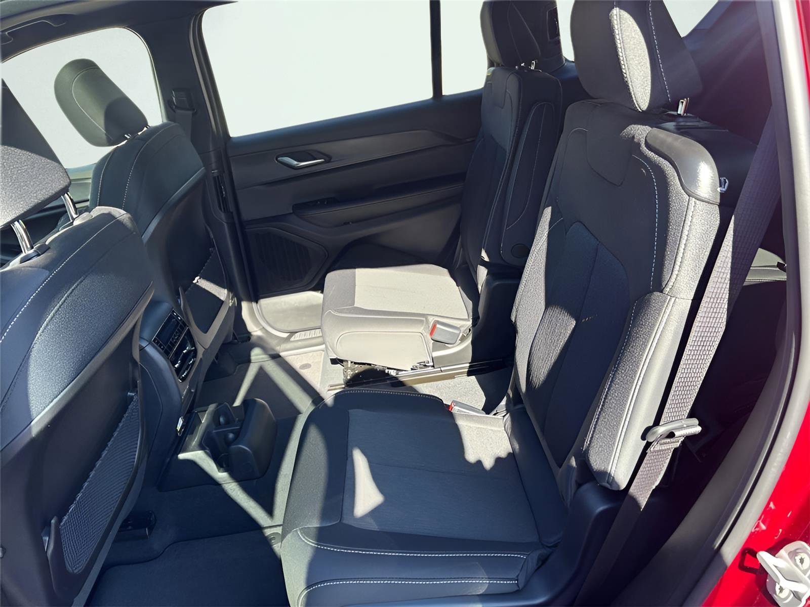 New 2025 Jeep Grand Cherokee L Laredo w/ Luxury Tech Group I image 13