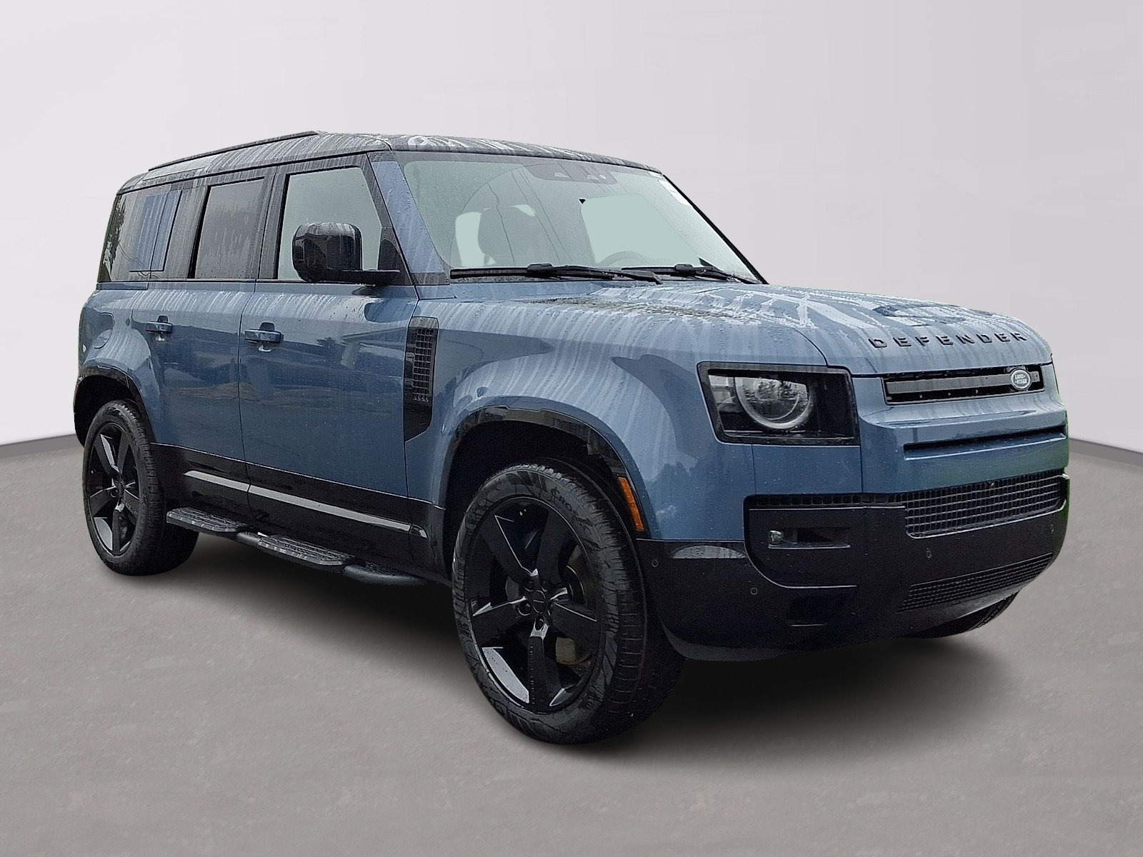 New 2026 Land Rover Defender 110 X-Dynamic SE AWD/4WD image 2