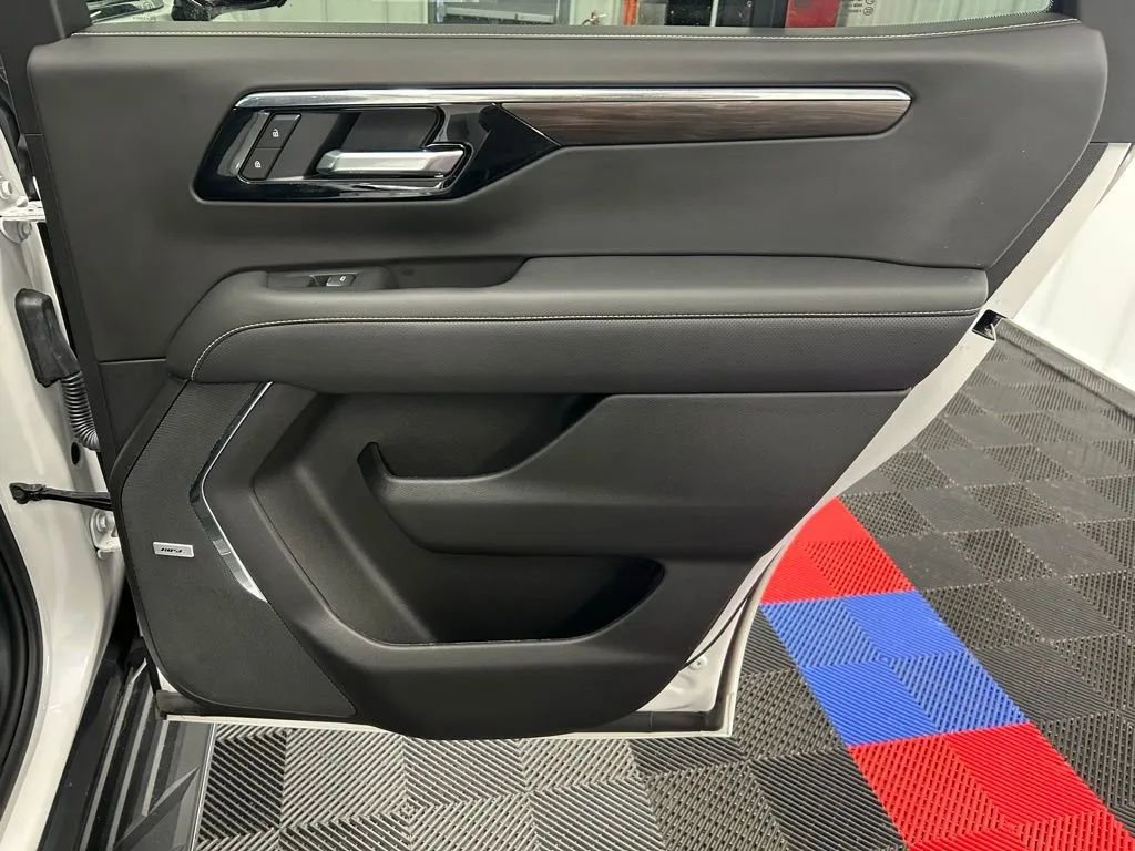 Used 2025 Chevrolet Tahoe Premier image 19