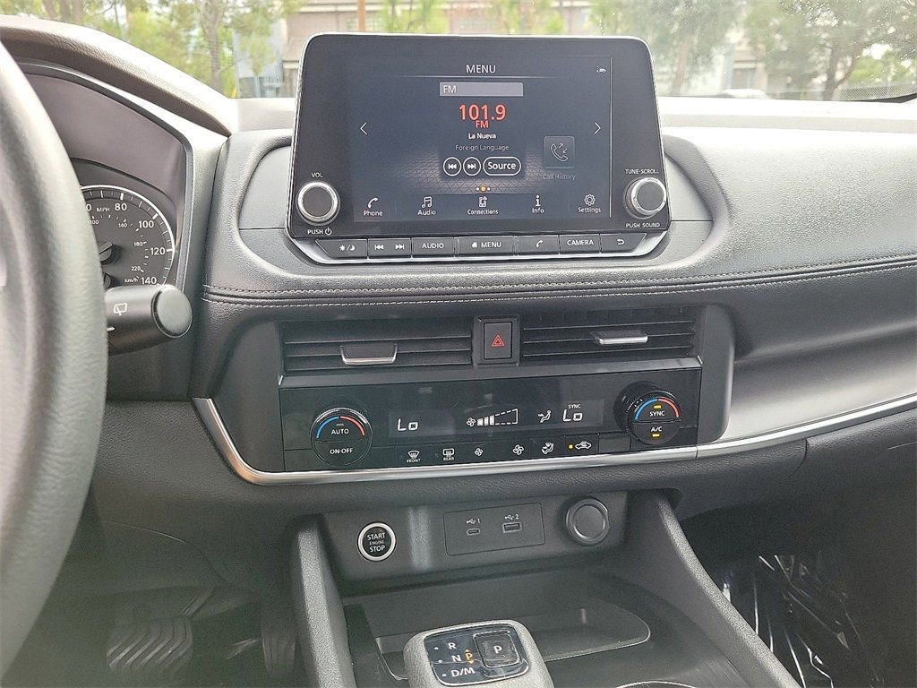 Used 2023 Nissan Rogue SV image 11