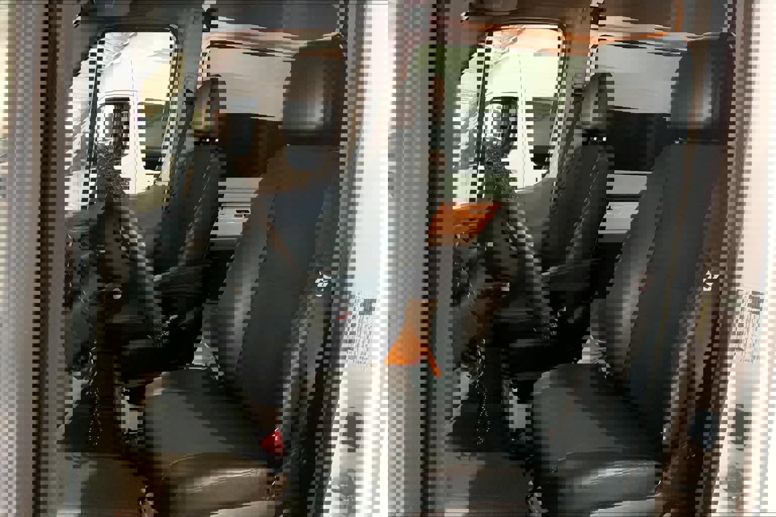 Used 2016 Mercedes-Benz Sprinter 2500 image 16