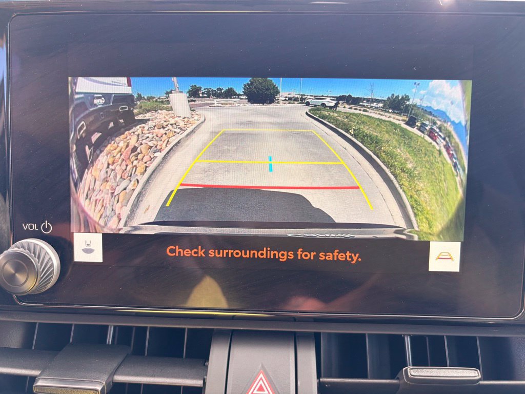 Used 2025 Toyota RAV4 XLE AWD/4WD image 16