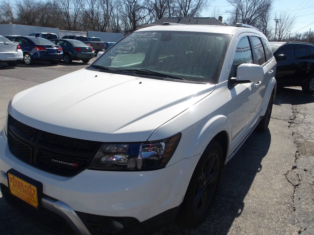 Used 2020 Dodge Journey Crossroad FWD image 3