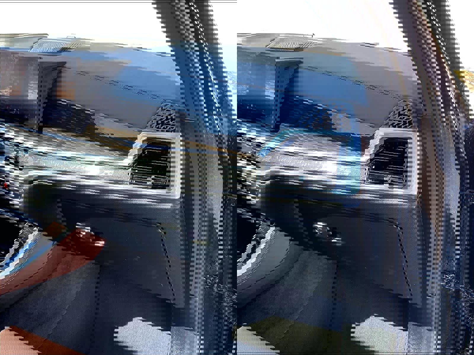 Used 2025 BMW X5 xDrive50e image 13