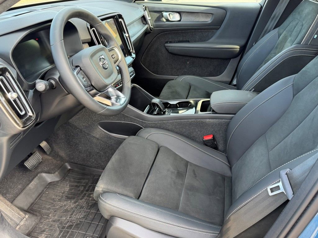 Certified 2023 Volvo C40 P8 Recharge Plus w/ Protection Package Premier image 3