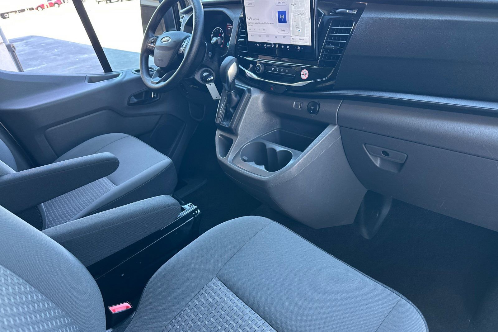 Used 2024 Ford Transit 350 XLT image 17