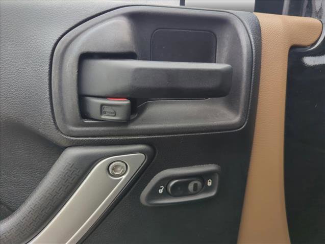 Used 2014 Jeep Wrangler Unlimited Sahara w/ Connectivity Group image 25