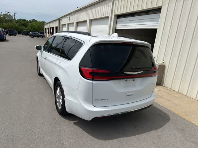 Used 2022 Chrysler Pacifica Touring-L FWD image 16