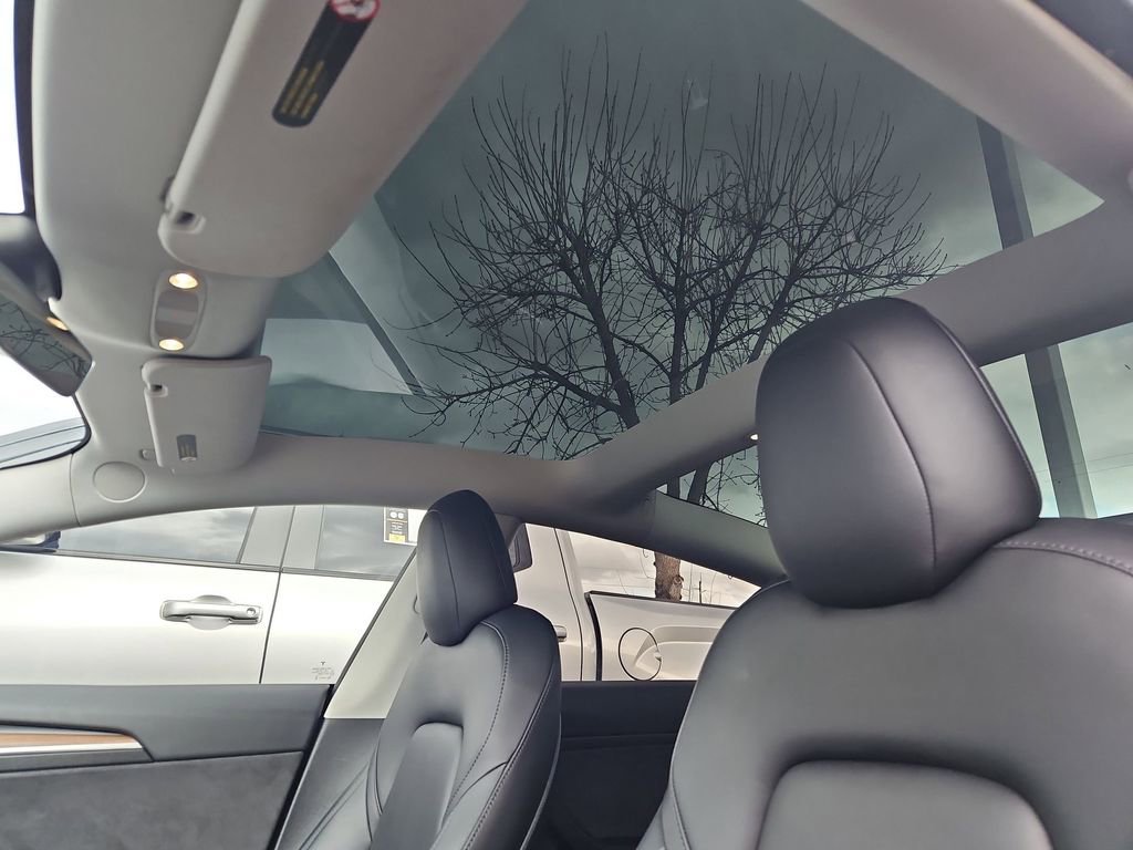 Used 2021 Tesla Model 3 Performance image 28