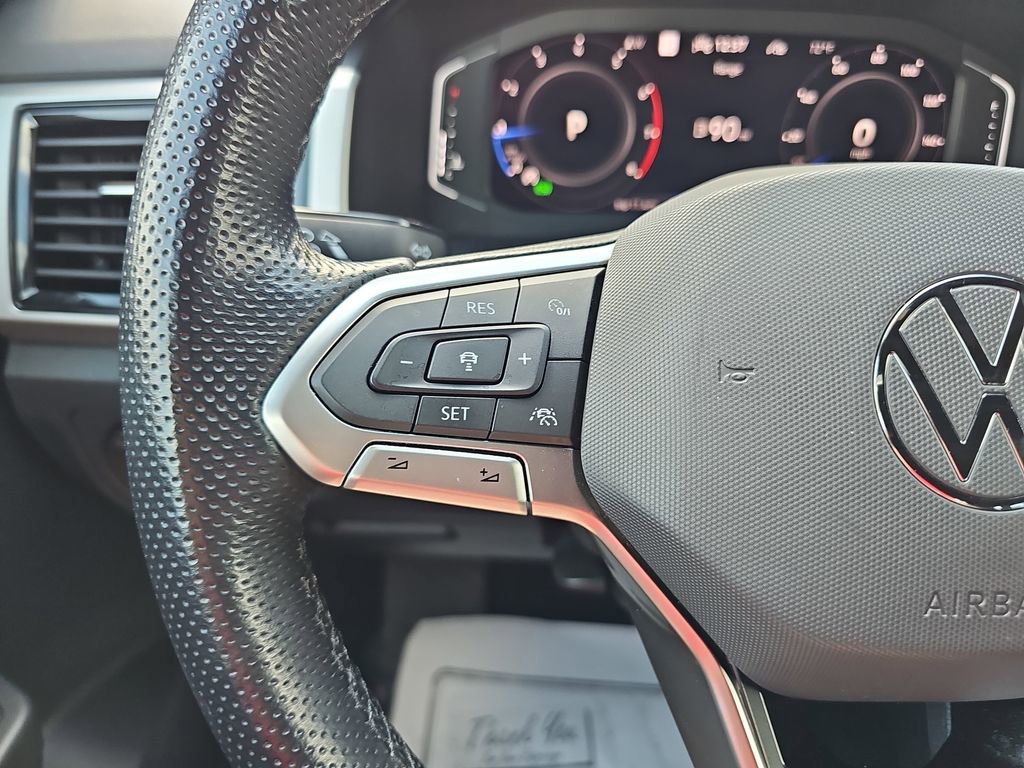 Used 2022 Volkswagen Atlas Cross Sport SEL R-Line image 21