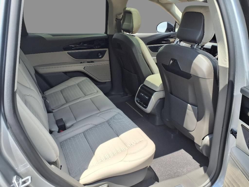 New 2025 Lincoln Nautilus Reserve w/ Jet Appearance Package AWD/4WD image 12