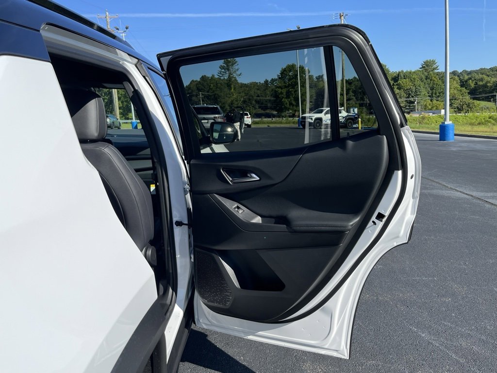 New 2026 Chevrolet Equinox LT w/ Convenience Package II image 17