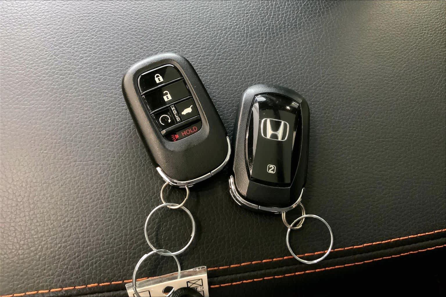 Used 2025 Honda Pilot TrailSport image 14