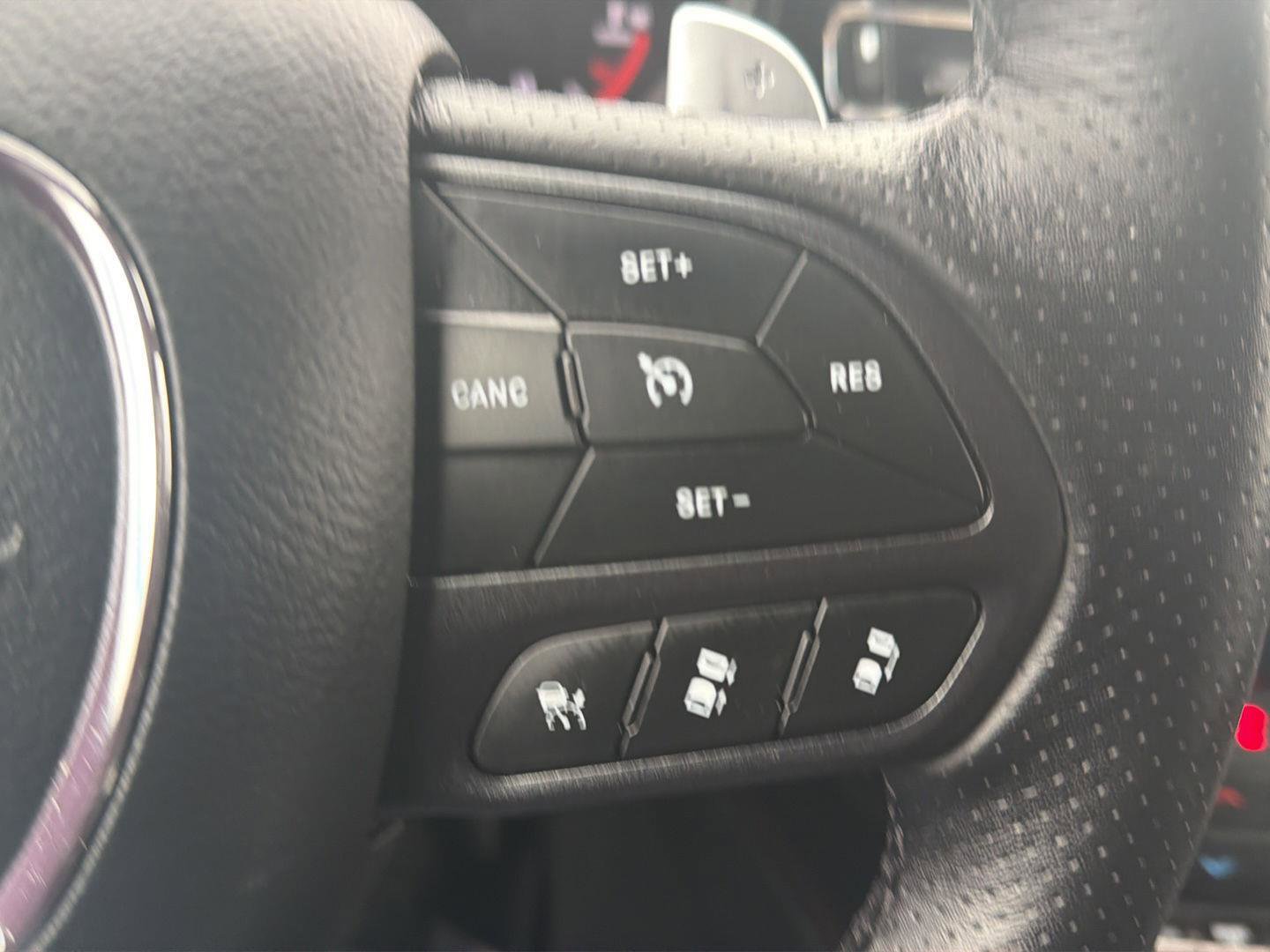 Used 2025 Dodge Durango GT AWD/4WD image 32