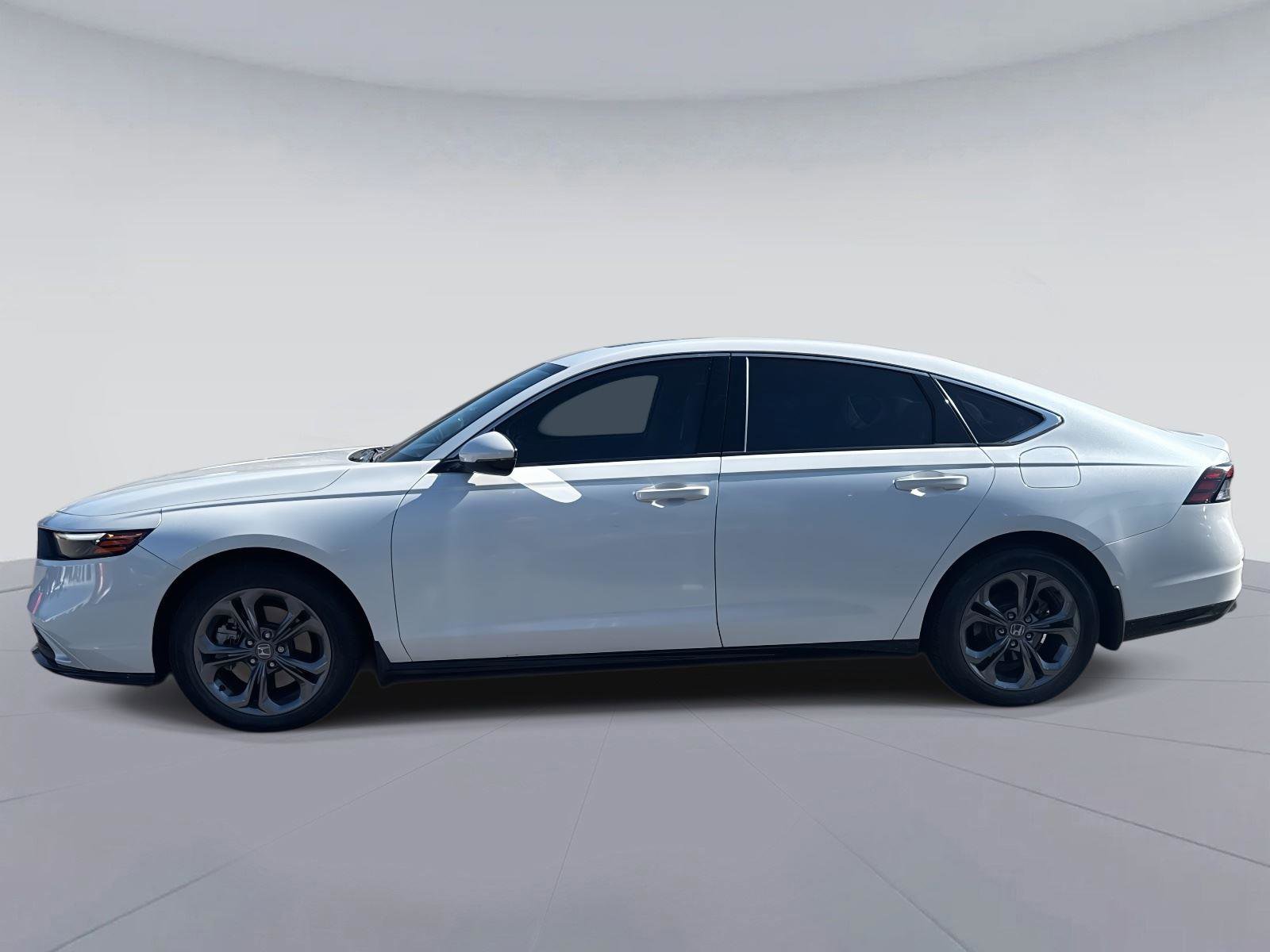 Used 2023 Honda Accord EX-L image 6