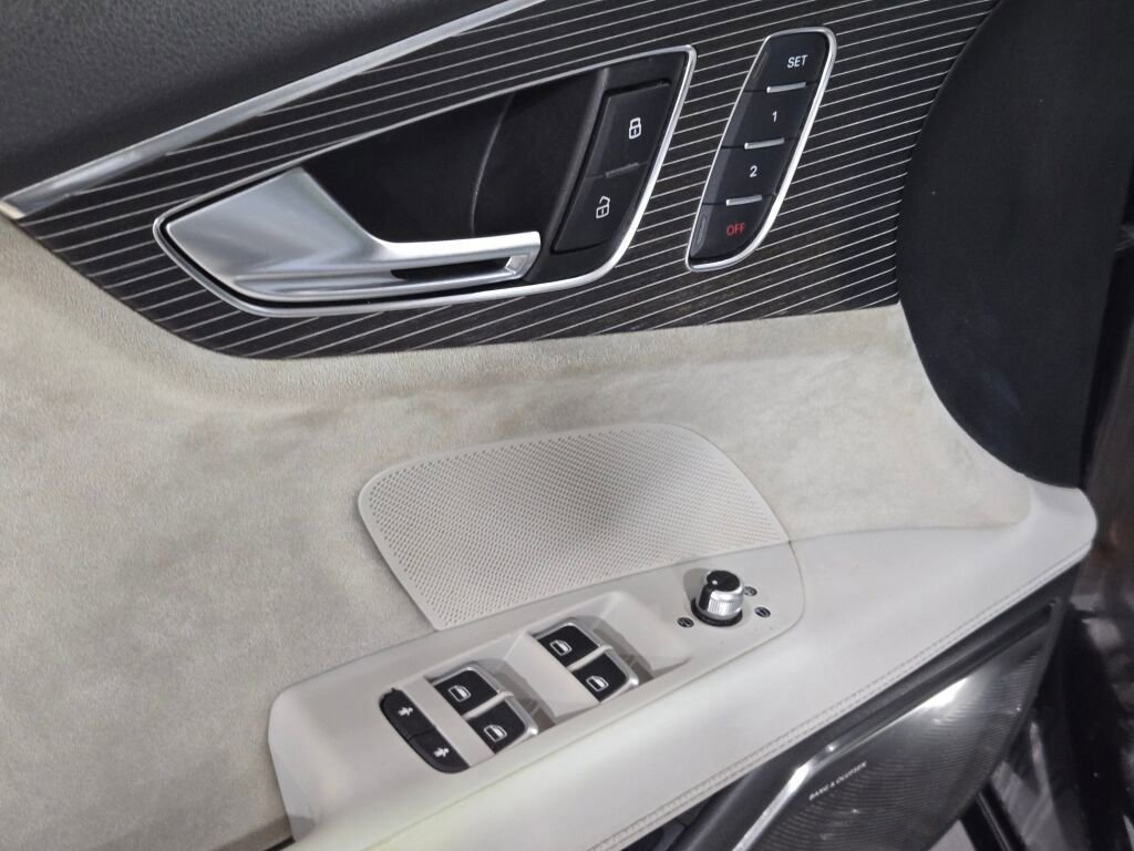 Used 2017 Audi RS 7 Prestige image 23