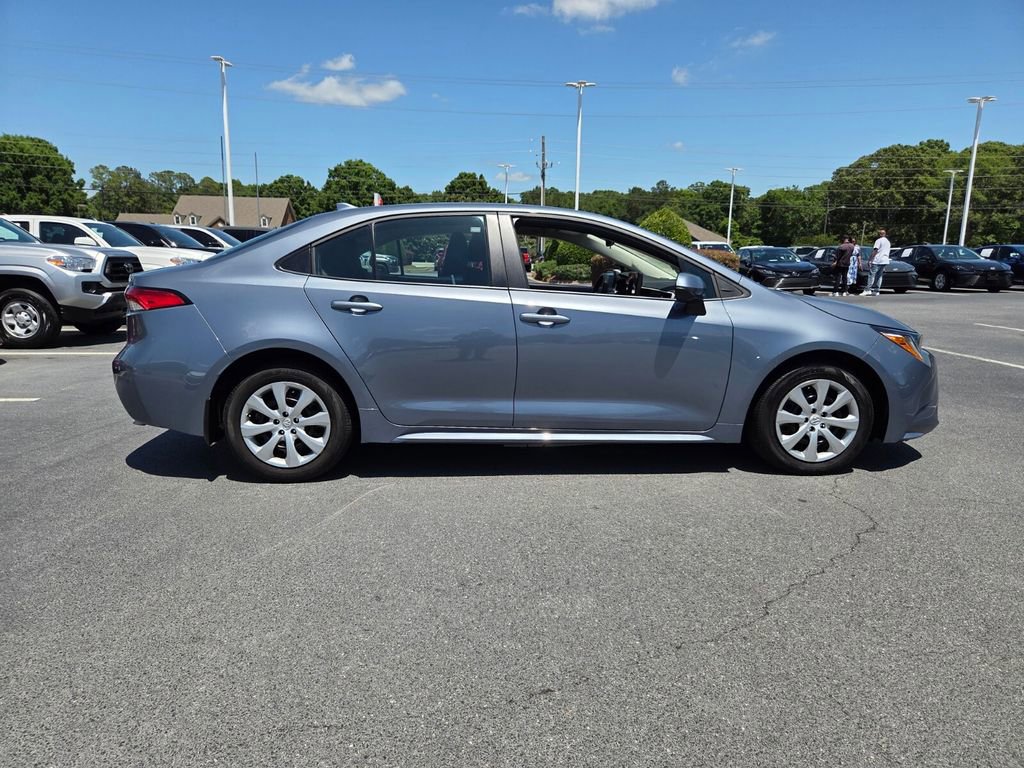 Used 2025 Toyota Corolla LE FWD image 13