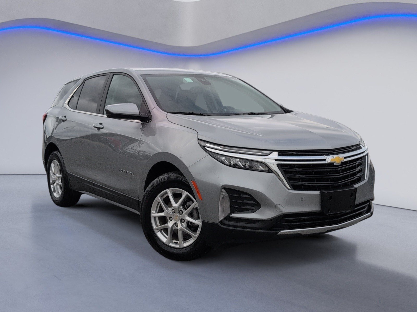 Used 2024 Chevrolet Equinox LT FWD image 2