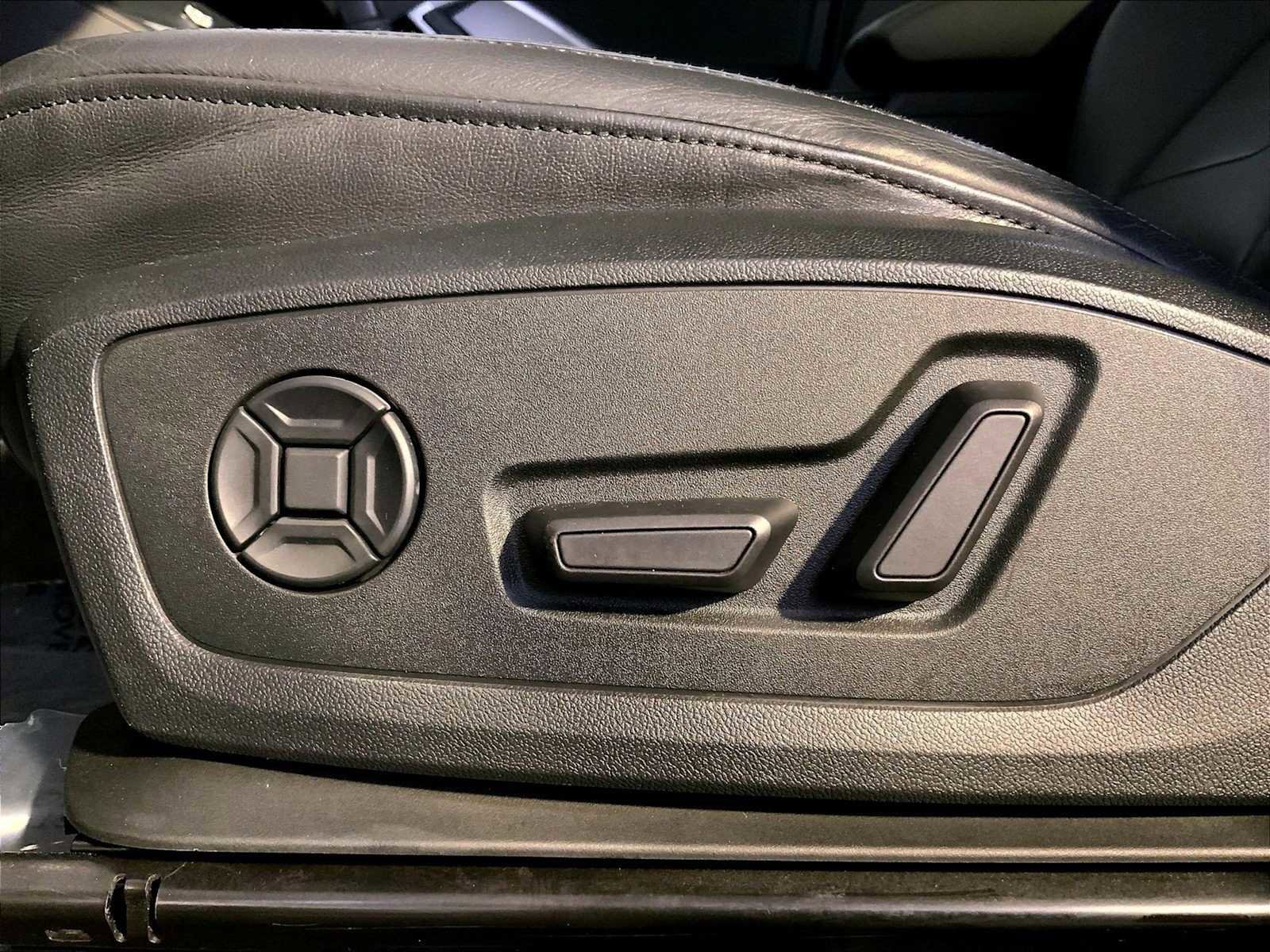 Used 2021 Audi Q3 2.0T Premium image 38