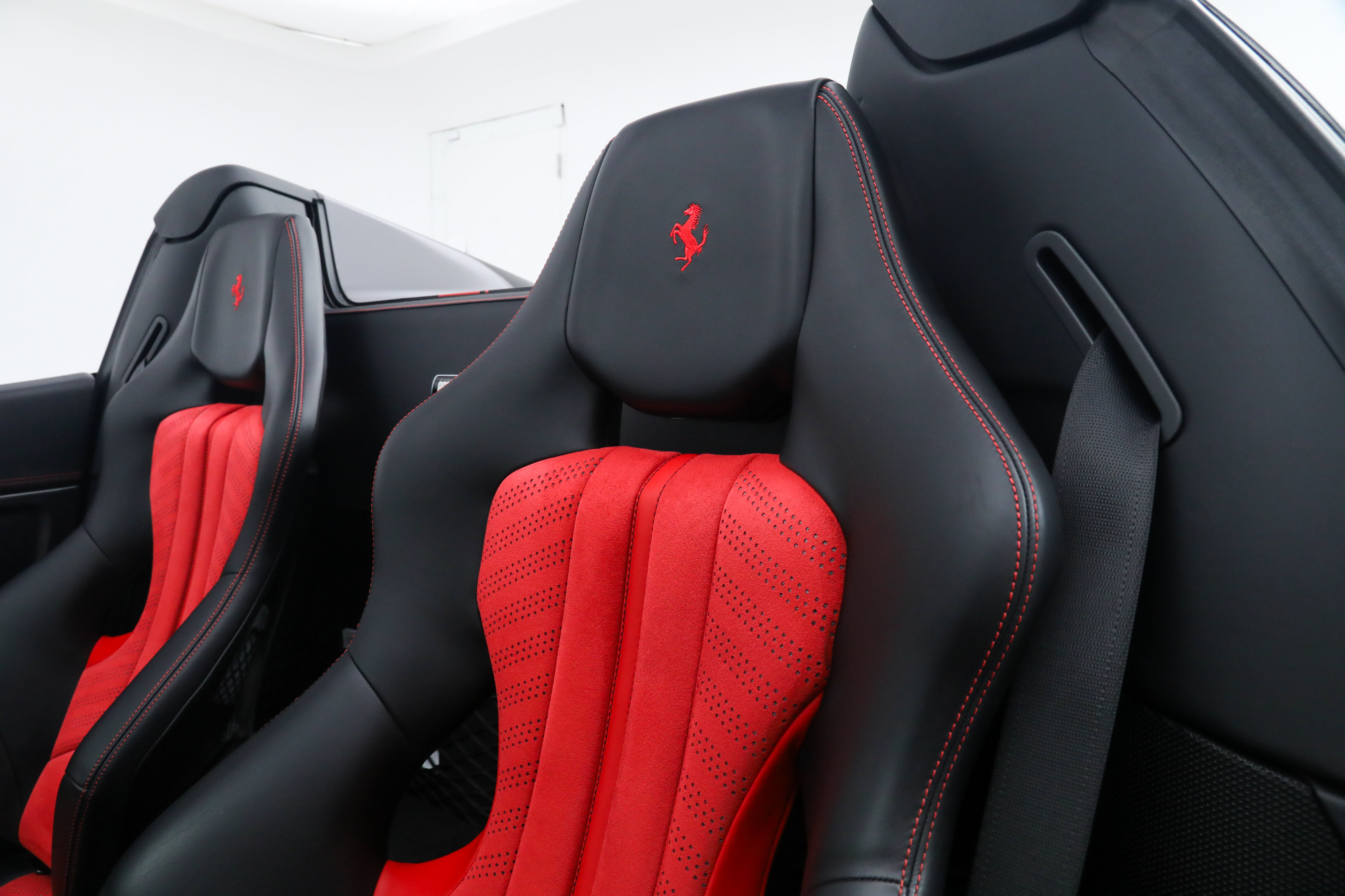 Certified 2015 Ferrari 458 Speciale A RWD image 32